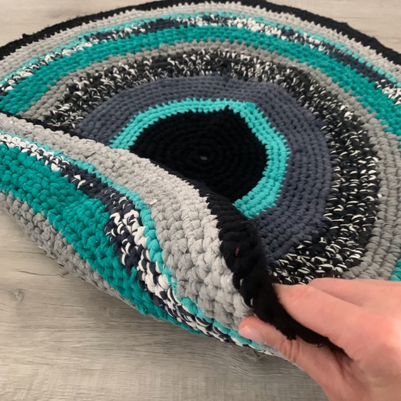 Round Rug. NWOT - Picture 6 of 8